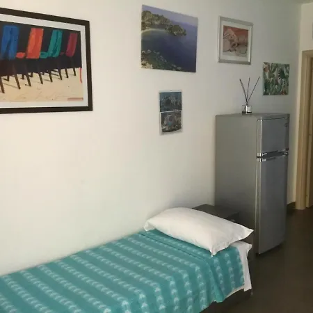 Stationhouse * Taormina
