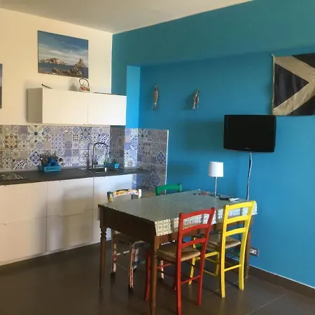 Stationhouse * Taormina