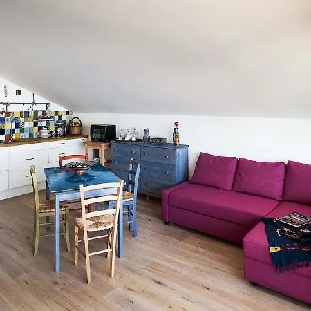 Stationhouse * Taormina
